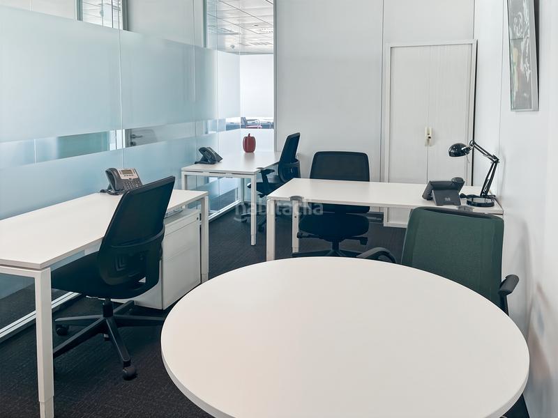 Foto 28bd9ea9-ddae-4ed6-9fc1-38a57f81c3bb. Rent office space in paseo de la castellana 259c in Madrid
