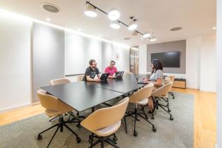 Location Bureau à Calle de alfonso xii 62. Oficina privada en alquiler para 5 personas en madrid, spaces re