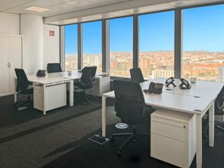Affitto Ufficio in Paseo de la castellana 259c. Disfrute de acceso a oficinas privadas profesionales con todo in
