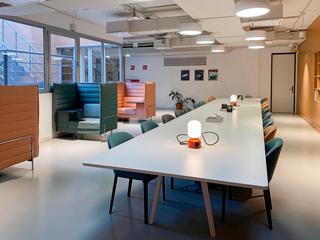 Miete Büro in Carrer de pallars 193. Acceso diario 24 horas a una oficina de diseño para 5 personas e