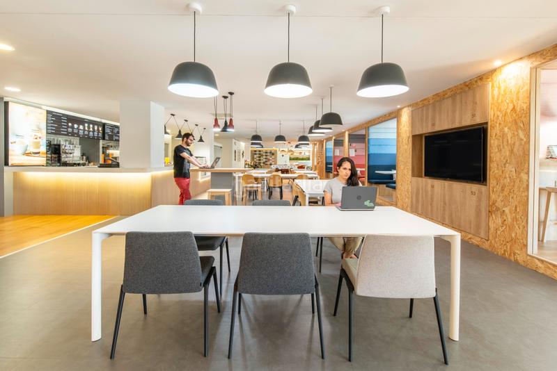 Foto 05b53e01-6c5f-4d92-82d4-cd789078d74f. Miete büro in calle de alfonso xii 62 in Jerónimos Madrid