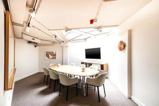 Rent Office space in Gran via de les corts catalanes 583. Acceso diario las 24 horas a una oficina de espacio abierto para