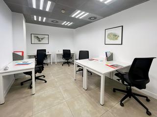 Lloguer Oficina a Calle de alfonso i 17. Disfrute de acceso a oficinas privadas profesionales con todo in