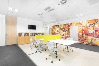 Rent Office space in Carrer d'osona 2. Disfrute de acceso con todo incluido a espacios de coworking en