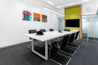 Rent Office space in Avenida de juan pablo ii 35. Encuentre oficinas privadas en alquiler en torre aragonia para 4