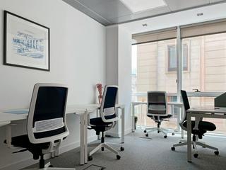 Office space in Calle Juan de Herrera 18