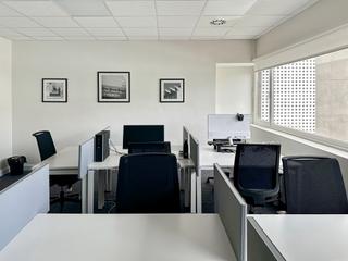 Lloguer Oficina a Ronda de poniente 2. Disfrute de acceso con todo incluido a espacios de coworking en