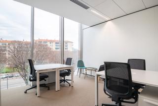 Lloguer Oficina a Carrer de monsenyor palmer 1. Oficina privada profesional en alquiler en spaces palma marina c