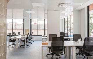 Location Bureau à Carrer de monsenyor palmer 1. Oficina privada con todos los servicios incluidos para ti y tu e