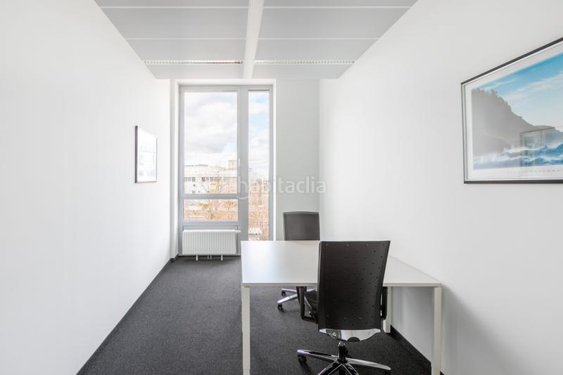 Foto 89b840d8-46a0-4d17-a158-c15b1e03ac0f. Rent office space in calle gobelas 35 in La Florida - El Plantío Madrid