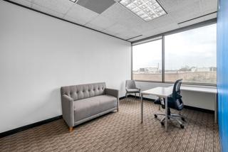 Rent Office space in Avenida juan sebastián elcano 24. Encuentre oficinas privadas en alquiler en malaga, pedregalejo p