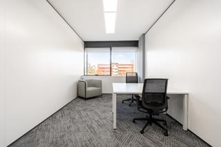 Lloguer Oficina a Avenida juan sebastián elcano 24. Un espacio de oficinas profesionales en malaga, pedregalejo con