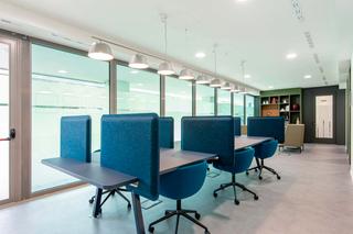 Alquiler Oficina en Avenida juan sebastián elcano 24. Disfrute de acceso con todo incluido a espacios de coworking en