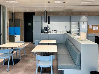 Alquiler Oficina en Avenida de la hispanidad 6. Suscripciones de coworking flexibles en madrid, barajas