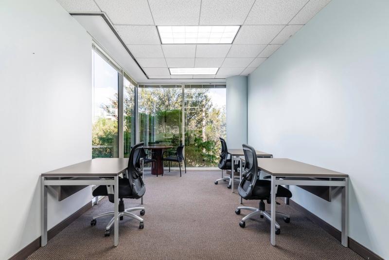 Foto d922c320-913d-475b-ab04-e7dc012ba368. Rent office space in calle de juan ignacio luca de tena 1 in Madrid