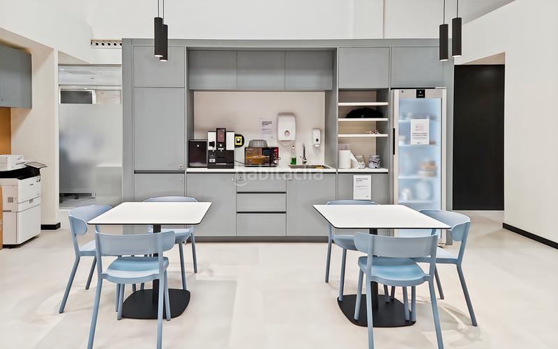 Foto 09a4964b-0eb0-4757-b8c2-9d8a6fd3cd6d. Rent office space in calle de juan ignacio luca de tena 1 in Madrid