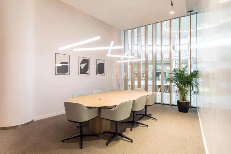 Foto 48e75343-45bc-4580-976b-200952912332. Rent office space in passeig de la zona franca 105 in Barcelona