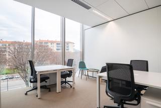 Lloguer Oficina a Passeig de la zona franca 105. Oficina profesional en barcelona, torre llevant con condiciones