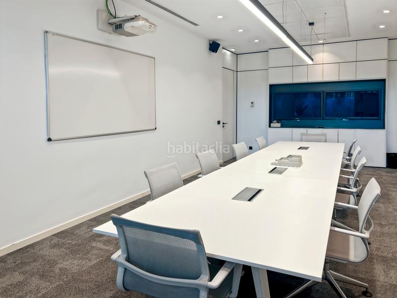 Foto 082d94f4-0b2a-4520-8ccd-d4bec7a298c0. Lloguer oficina a calle de la ribera del loira 16 a Madrid