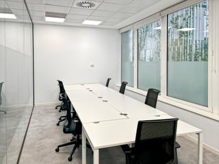 Alquiler Oficina en Calle de la ribera del loira 16. Encuentre oficinas privadas en alquiler en madrid, campo de la n
