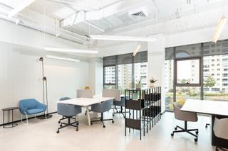 Rent Office space in Carrer del marqués de campo 13. Encuentre un escritorio de uso exclusivo en estacion joaquin sor