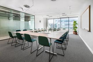 Miete Büro in Passeig de joan de borbó 99. Oficina de espacio abierto con diseño atractivo para 10 personas