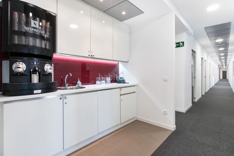 Foto cce9616e-e2ba-4799-bbe4-5eac0244021e. Lloguer oficina a paseo de la castellana 18 a Recoletos Madrid