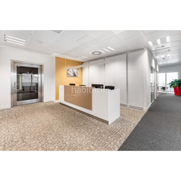 Foto 4ad9971d-65b2-4981-adb5-5c9f0bb8ff6a. Miete büro in avenida fuente de la mora 9 in Virgen del Cortijo-Manoteras Madrid