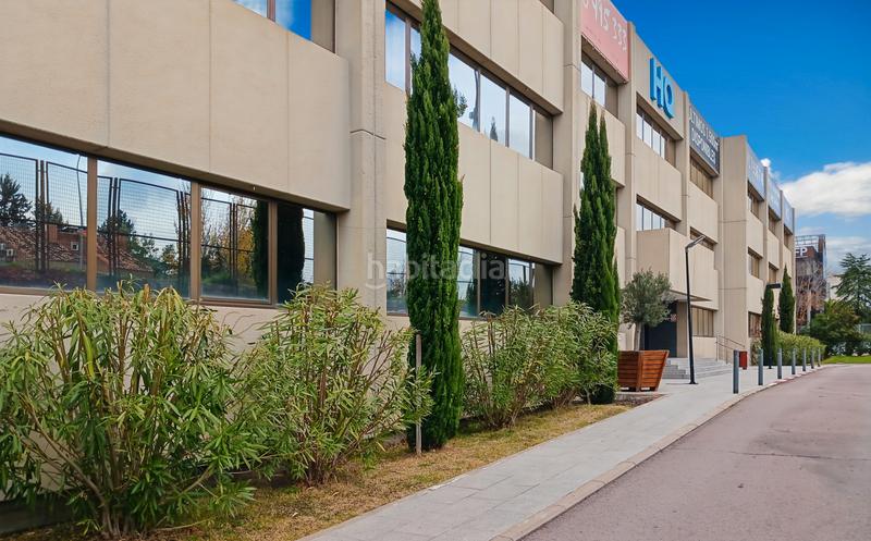 Foto 494000db-1f29-42b2-8787-01d2eb01e7f4. Miete büro in calle gobelas 35 in La Florida - El Plantío Madrid