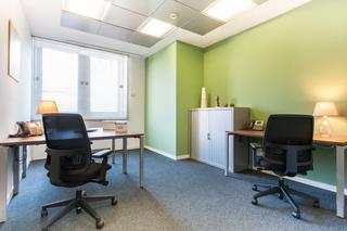 Alquiler Oficina en Calle de martínez villergas 54. Reserve oficinas en espacios abiertos para negocios de todos los