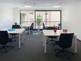 Miete Büro in Avda. ricardo soriano 72. Oficina privada en alquiler para 5 personas en hq marbella, cost