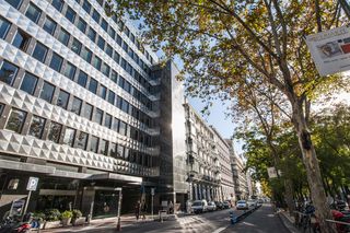 Rent Office space in Paseo de la castellana 18. Oficina privada en alquiler para 1 persona en regus colón