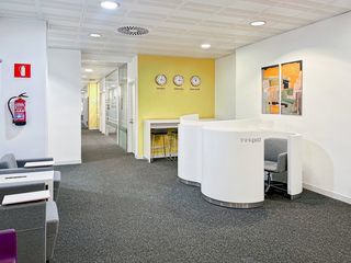 Affitto Ufficio in Calle las barcas 2. Membresía de coworking en regus plaza del ayuntamiento  city