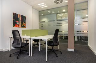 Miete Büro in Calle las barcas 2. Coworking en alquiler  regus plaza del ayuntamiento en city