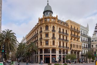 Lloguer Oficina a Calle las barcas 2. Oficina privada en alquiler  regus plaza del ayuntamiento en cit