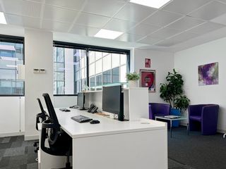 Location Bureau à Plaza catalonia 1. Oficina privada en alquiler para 2 personas en regus plaza catal