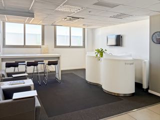 Miete Büro in Gremi de sabaters 21. Membresía de coworking en regus palma  city