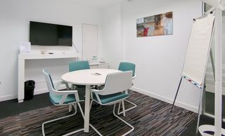 Rent Office space in C/ martinez villergas 49. Oficina privada en alquiler para 4 personas en regus madrid, ave