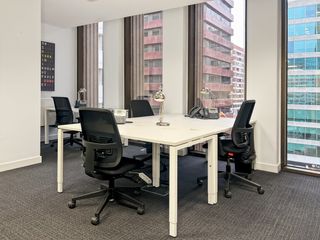 Affitto Ufficio in Paseo de castellana 141. Oficina privada en alquiler para 5 personas en regus cuzco