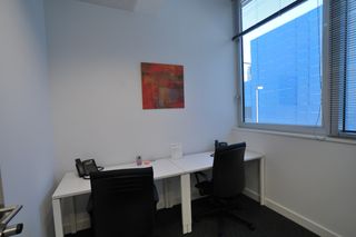 Rent Office space in Camino fuente de la mora 9. Oficina privada en alquiler para 2 personas en regus manoteras