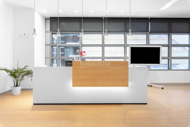 Foto bdd1cd87-b0f2-4828-81df-d58a0609bf13. Rent office space in avenida juan pablo ii 35 in Romareda Zaragoza