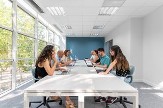 Miete Büro in Calle berna 1. Oficina privada en alquiler  regus avenida europa en city
