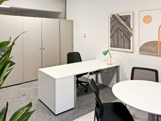 Ufficio in Avenida Madariaga 1