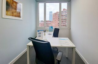Miete Büro in Avenida madariaga 1. Oficina privada en alquiler para 2 personas en regus deusto