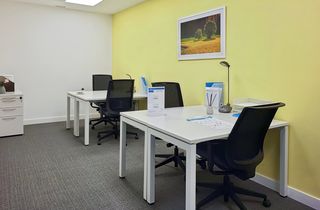 Affitto Ufficio in Avenida madariaga 1. Oficina privada en alquiler para 5 personas en regus deusto