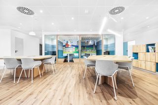 Miete Büro in Avenida libertad 17. Suscripciones de coworking flexibles en regus san sebastián, ave