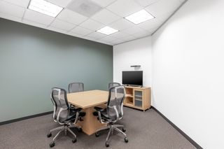 Affitto Ufficio in C. chile 54. Oficina privada en alquiler para 4 personas en regus logroño, la