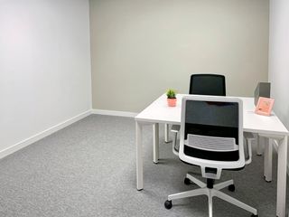 Miete Büro  Calle juan de herrera 18. Oficina privada en alquiler para 2 personas en regus santander,