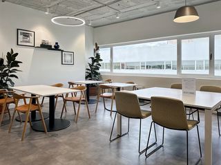 Miete Büro in Ronda de poniente 2. Membresía de coworking en regus madrid, tres cantos  city