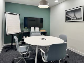 Miete Büro in Ronda de poniente 2. Oficina privada en alquiler  regus madrid, tres cantos en city